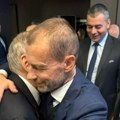 Srdačan susret Džajića i Čeferina: Predsednik FSS-a imao i specijalan poklon, a pomogao mu je i Luis Figo