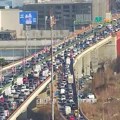 "Egzodus" Beograđana s posla u toku: Gužve u svim pravcima, na auto-putu se mili čitavih 14 kilometara (foto)