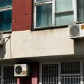 Dečaka Udarila struja U Beogradu: Dotakao je klima-uređaj pa osetio peckanje u prstima i stomaku