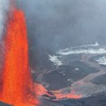 (Video) Lava napravila gejzir, nebo je crveno! Ponovo proradio jedan od najaktivnijih vulkana na svetu, izdato hitno upozorenje…
