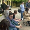Otkazana sednica Saveta VTŠ u Novom Sadu, studenti se okupili ispred zgrade