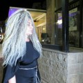 Kilogrami kose i lanac oko stomaka: Stoja pokazala novo izdanje i ravnodušnih nema - čizme na primorju na plus 35 (foto)