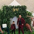 Darko Lazić nije štedeo za svoju mezimicu: Počinje gala slavlje u Brestaču, majka pevača nasmejana donela tortu