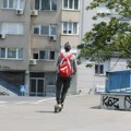 Važan apel za sve roditelje u Srbiji! Tiče se električnih trotineta i može biti jako opasno