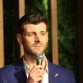 Neviđena atmosfera u kafani: Frontmen Legendi napravio lom kada su krenuli njegovi hitovi!