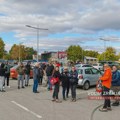 Zrenjaninci krenuli put Slavije: Kolona od tridesetak vozila, osmesi i velika očekivanja pred nedeljne izbore Zrenjanin za…