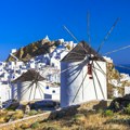 Kao Santorini, ali bez gužve: Ostrvo na kojem se nalazi najlepša plaža Grčke