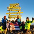 Dečak Ognjen Živković iz Rače Kragujevačke postavio nov svetski rekord popevši se na Kilimandžaro