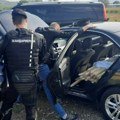 Sprečen obračun Vojvoda i Manijaka: Policija u Doboju zaplenila 49 palica (foto)