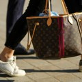 Da li su Louis Vuitton i Dior mikro tašne spas za industriju luksuza?