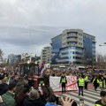 Protest zbog napada na studente, reka ljudi prošla ulicama Novog Sada (FOTO)