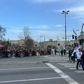 Skupština Srbije ograđena, saobraćaj se odvija normalno: U Pionirskom parku mirno (foto)