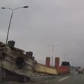 (Video) Prevrnula se radna mašina na auto-putu Saobraćaj na Milošu Velikom u zastoju