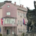 Mesne zajednice „nebitne“, a bitne, vlast i tamo grčevito drži svoje ljude