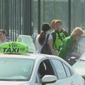 Zbog "zabrane ulaska" na Želeničku, na Petrovaradinu haos: Ne može da primi sve putnike, radi jedan šalter...