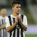 Партизан потврдио - Стјепановић напустио црно-беле: Српски везиста каријеру наставља у Португалу!