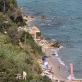 Άφυτος – το χωριό-καρτ ποστάλ χωρίς σκιά και με τσουχτερές τιμές