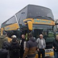 Око 80 људи кренуло Јаћимовићевим аутобусом из Новог Сада на протест у Нови Пазар: „Обуставити ме не могу, могу само да ме…