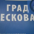 Iz kabineta gradonačelnika kažu da Atanasković ima pravo na pomoć a da solidarnu pomoć neki zaposleni u prosveti…