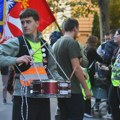 Kolona studenta krenula peške iz Novog Sada na završni skup na Slaviji - Pobeda zove