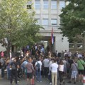 Deo opozicije ispred Specijalnog suda pružio podršku inspektoru Mitiću
