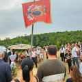 Opet se vije junačka zastava u srcu Srbije: Pored ognjišta slavnog Karađorđevog barjakatara uzdignut simbol ustanka i…