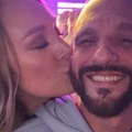 Luna Đogani ljubi očuha u klubu Andrej ne skida osmeh: Zajedno đuskaju, a tek da vidite njene bujne grudi u korsetu (foto)