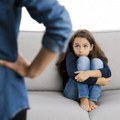 Srbija dobija novi porodični zakon - moguća zabrana "vaspitnih batina": Šta se sve menja za roditelje?