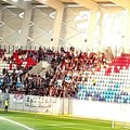 Pogledajte koliko navijača Partizana je došlo u Luksemburg za revanš sa Unom Štrasen, tu je i zastava Srbije.