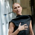 Parižani joj priredili nezaboravan doček ispred hotela: Iako teško bolesna, Selin Dion se vratila u velikom stilu, fanovi je…