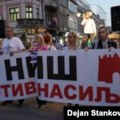Opozicioni poslanici na protestu 'Srbija protiv nasilja' u Nišu
