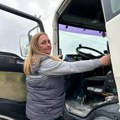 "Vozim 23 godine, a iako sam majka 4 dece sve stižem": Srpkinja Živka kamionom prošla pola Evrope, muškarci joj zavide!