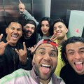 Alves objavio prvu fotku po izlasku iz zatvora! Otpratio sve na Instagramu i otkrio gde se nalazi