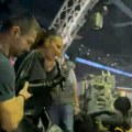 (Video) Do bine kroz publiku: Aleksandre Prijović u suzama započela koncert: Evo kako izgleda Arena kad je otvorena za 360…