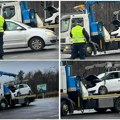 Težak sudar autobusa i automobila kod Prokopa: Prednji deo auta uništen, na licu mesta policija i Hitna pomoć