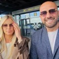(Video): "Ništa ne guramo pod tepih, delimo ljubav i bol": Dado Polumenta sa suprugom Ivonom na aerodromu, progovorili o braku