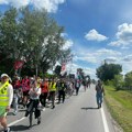 Oko 300 mladih pešači na protest "Sever zove", večeras doček u Subotici