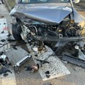 Jeziva saobraćajka na magistrali kod manastira Preobraženje: Vozač bežao od sudara i završio u kanalu dubokom nekoliko…
