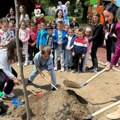 Žarić Kovačević otvorila dečje igralište u Brusu