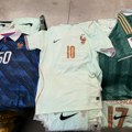 Milionska prevara pred Mundijal! Upali u magacin i ostali u šoku: Policija pronašla lažne dresove vredne 3.500.000 evra!