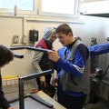 Bravari prestigli programere, plate idu i preko 1.000 evra: Poslodavci ih masovno traže, a đaci izbegavaju ovaj smer