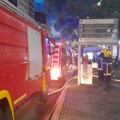 Dvoje ljudi hitno prebačeno u bolnicu Lokalizovan požar na Terazijama, evakuisano šestoro