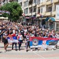 Vratite nam trenera! Mirna protestna šetnja Sportskog saveza KiM u znak podrške Milunu Milenkoviću (foto/video)