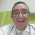 "Aco, drži se, ne damo te: Bre!" Aleksandar je doktor koji pacijente dočekuje prikačen na kiseonik, ali osmeh ne skida: Bori…