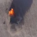 Rusi izveli munjevit napad „Lancet“ uništava haubicu (VIDEO)