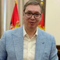 Vučić objavio da je dobio loptu: Čim završim fakultet za košarkaškog trenera, pokloniću je klincima