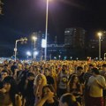 "Upravo smo čuli da nam tuku decu": Blokovi u protestnoj šetnji