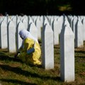 Vučić na engleskom izjavio saučešće porodicama žrtava u Srebrenici, Brnabić kaže da nije genocid već zločin