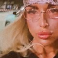 Podiže temperaturu na Ibici: Ivana Šopić u ovom izdanju šeta ulicama ostrva - fotka se golišava, a evo ko joj pravi društvo…