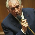 Srušen i četvrti makronov premijer Pala vlada u Francuskoj, izglasano nepoverenje premijeru Fransoi Bajruu